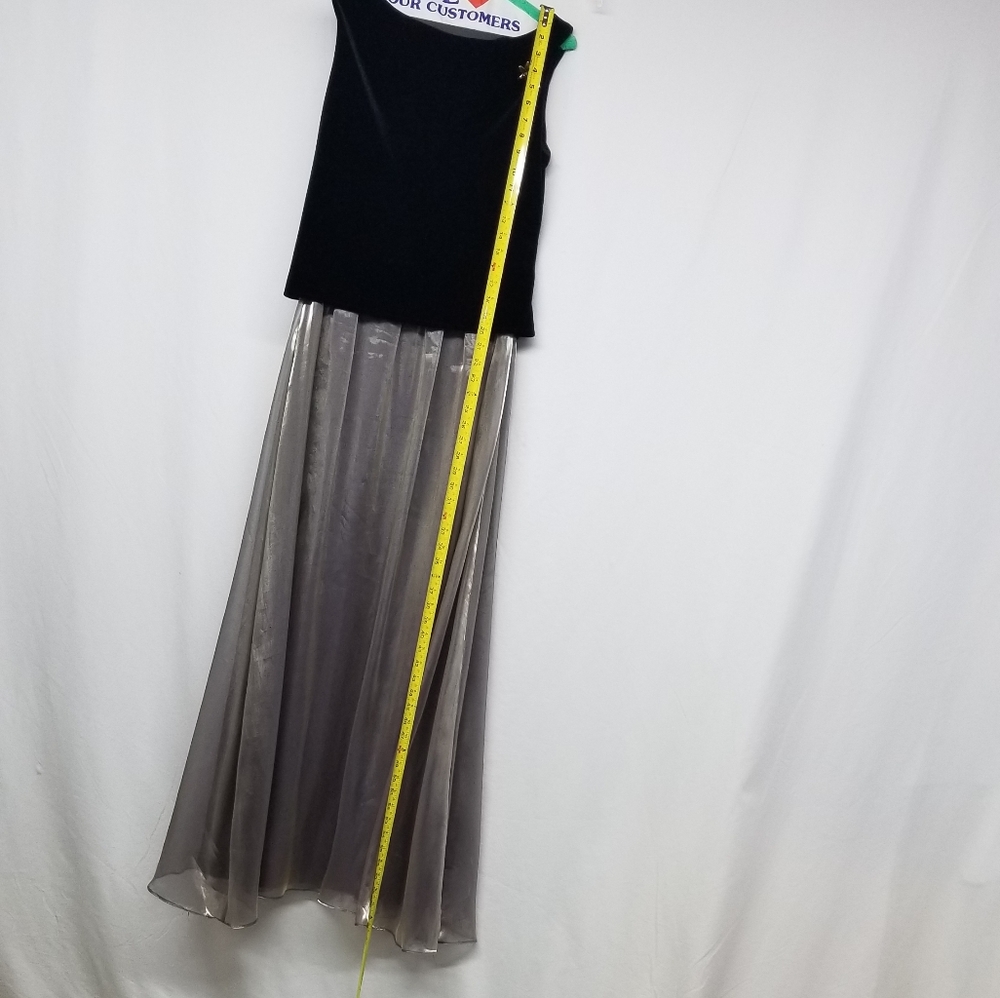 Gorgeous formal size 14